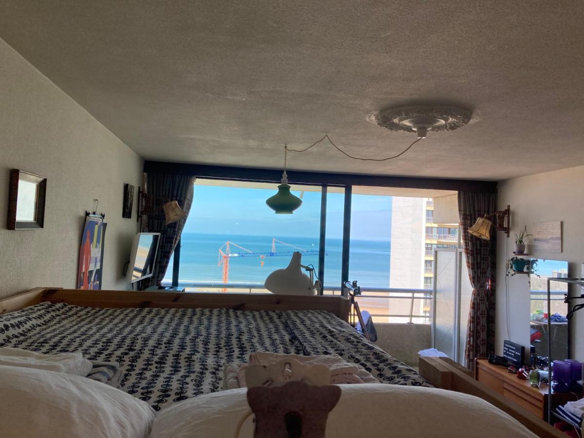 Tiny Apt W/ Balcony And Seaview, Even Out Of Your Bed ! Ostende Exterior foto